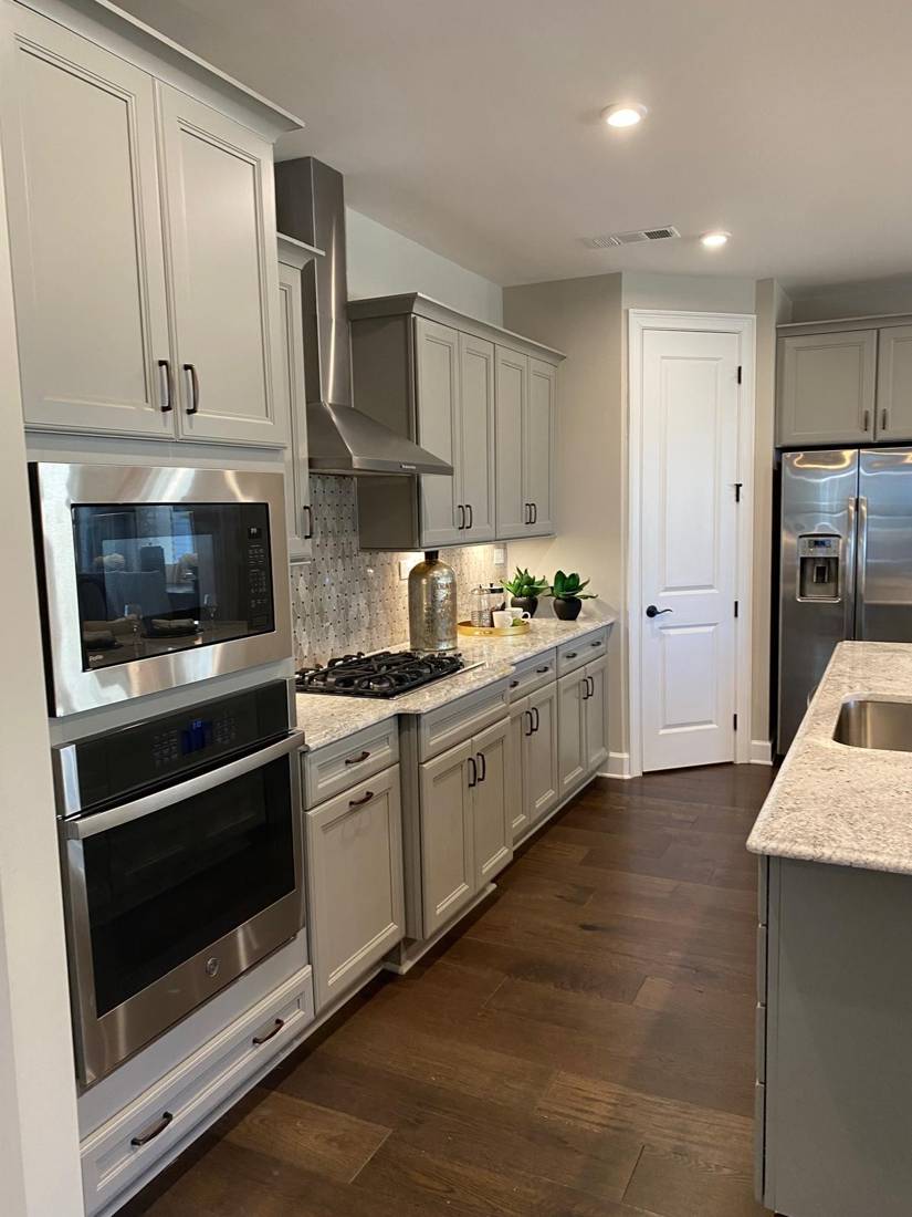 Kitchen cabinets: Finished kitchen