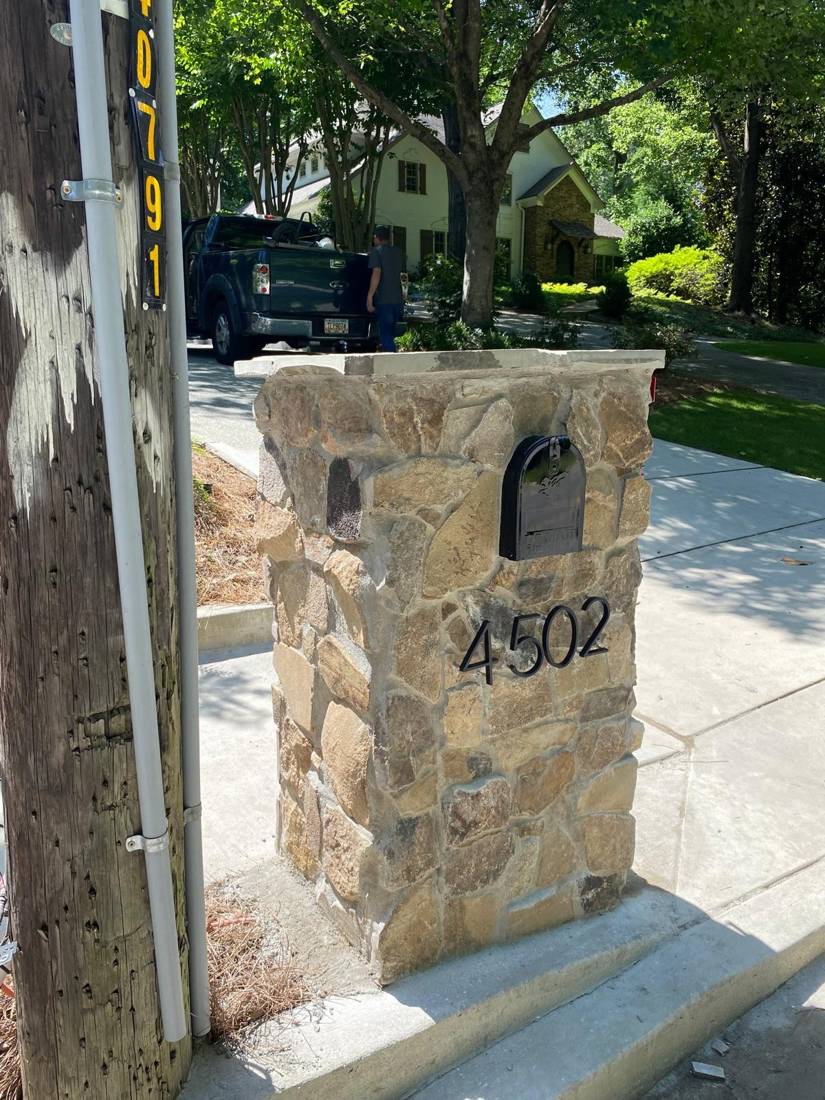 Stone mailbox: After: finished stone